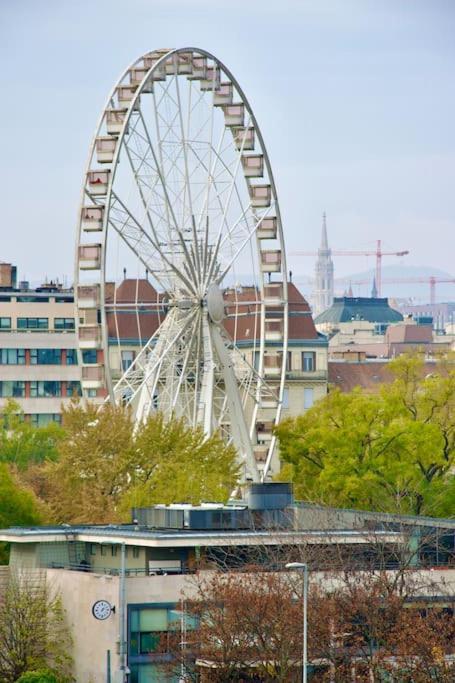 Premium Apartment By Hi - Central 2 Bedroom - Best View Budapest Kültér fotó