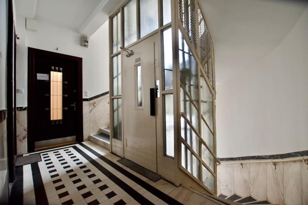 Premium Apartment By Hi - Central 2 Bedroom - Best View Budapest Kültér fotó