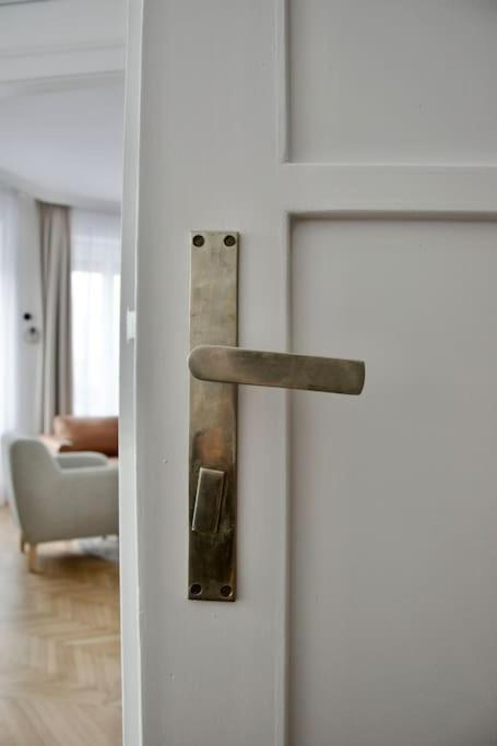 Premium Apartment By Hi - Central 2 Bedroom - Best View Budapest Kültér fotó